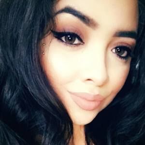 Meet your Posher, Clarissa